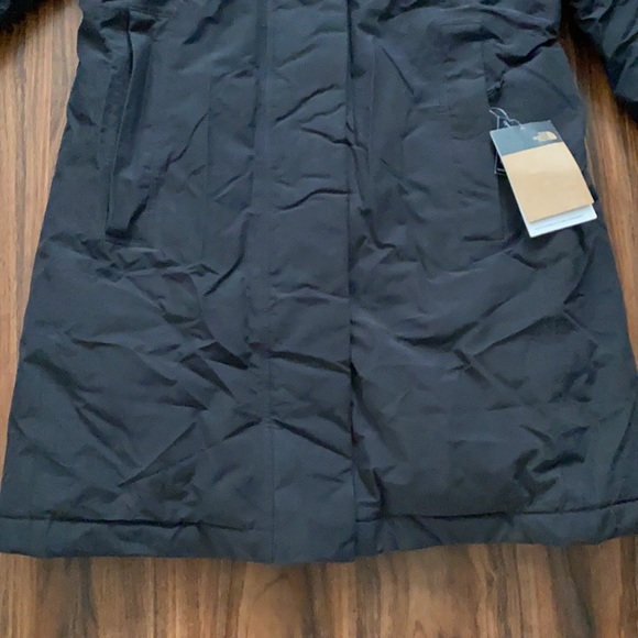 SOLD The North Face Artic Down Parka - Picture 8 of 16
